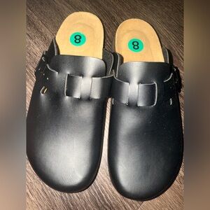 D36: Sleek Black Flats for Effortless Style
